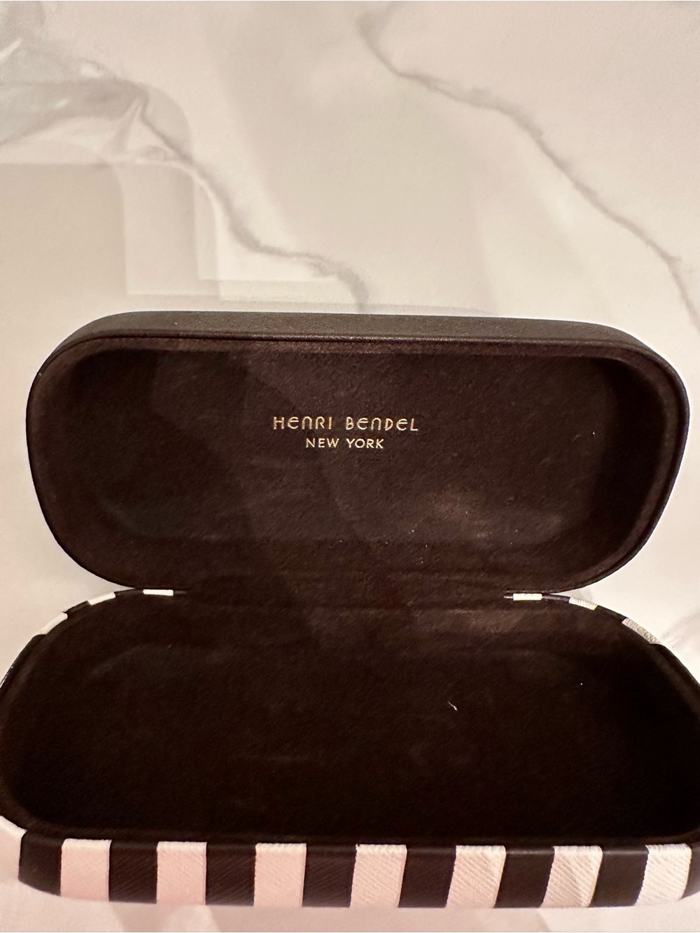 Henri Bendel New York Centennial Stripe Hard Eyeglass Sunglasses Case - Picture 3 of 3